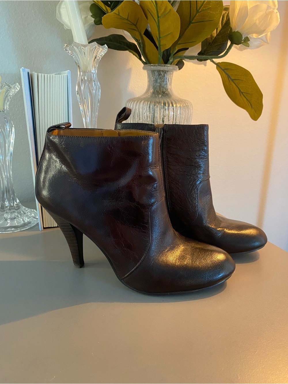 Nine West Dark Chocolate 🍫 Brown Leather  like Heel Ankle Booties/LN + box